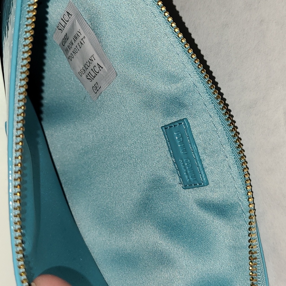 !NOT FOR SALE! bag Purse Cosmetic Pouch Blue Red Leather New in box - Picture 10 of 10